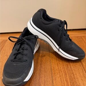 Skechers size 9 black ladies golf shoes, go golf arch fit